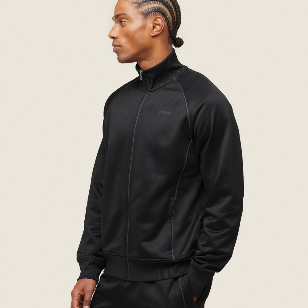 Gymshark Black Lightweight Jacket Sleek Modern Design